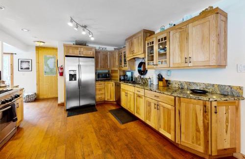 Tahoe Paradise House | Pine Lantern Retreat