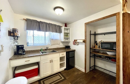 Ahwahnee Cabin | Pine Suite - Sierra Mountain Lodge