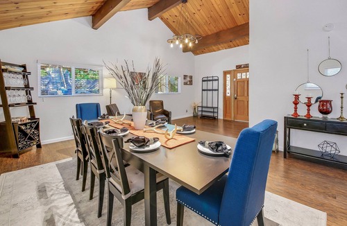 Twin Peaks Cabin | Pine View: Billiards Table, Foosball, Scenic Views
