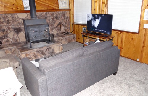 Big Bear House | PK Sweet Home Cozy, Quiet & Spacious at Big Bear