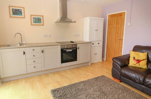Pentraeth Cottage | PLAS MARCHOG ANNEXE, pet friendly, with a garden in Pentraeth