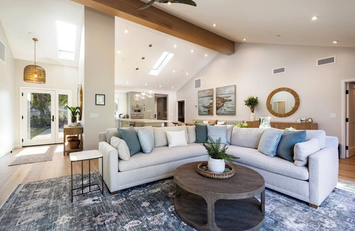The Mesa House | Playa Vida-completely remodeled with A/C, Hot Tub - walk to everything and more