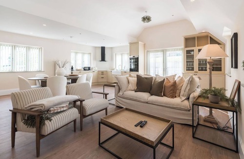 Kineton House | Please note, the property is currently being refurnished and upgraded so furniture and features will differ from the images