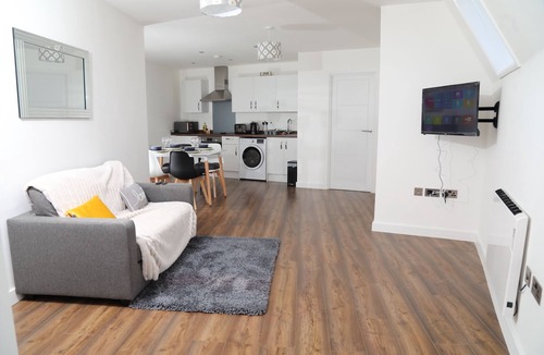Coventry City Centre Apartment | Plush 2-bedroom apartment Coventry city center