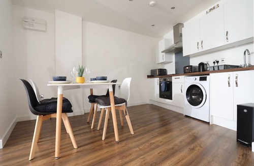 Coventry City Centre Apartment | Plush 2-bedroom apartment Coventry city center