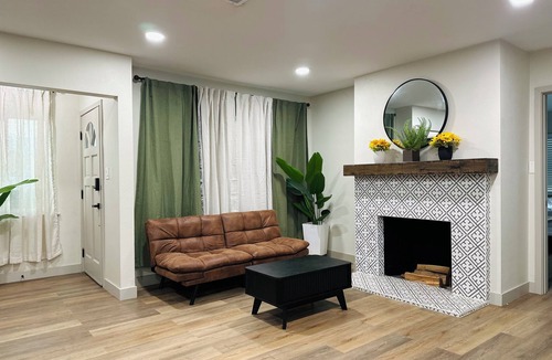 Westmont House | Pomona Spacious Fun Cozy Home