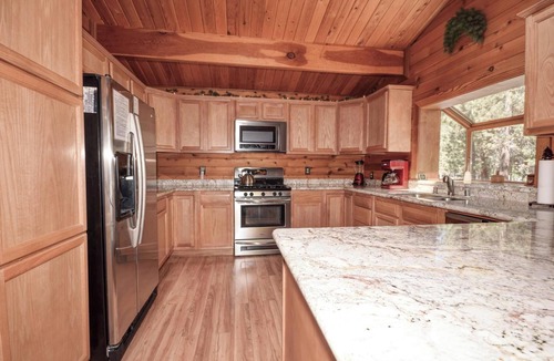 Winter Park Cabin | Ponderosa: Close to Bear Mtn & Snow Summit! Pet Friendly! Game Room! BBQ! WiFi!