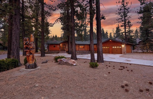 Winter Park Cabin | Ponderosa: Close to Bear Mtn & Snow Summit! Pet Friendly! Game Room! BBQ! WiFi!