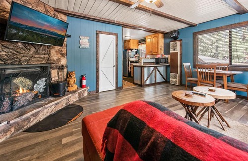 Big Bear City House | Ponderosa Hill Cabin