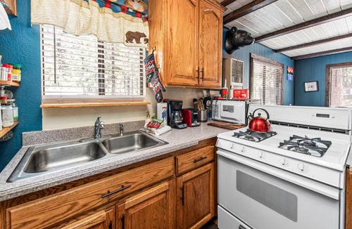 Big Bear City House | Ponderosa Hill Cabin