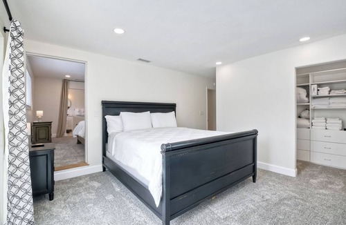 Olde Carlsbad House | Pool | Hot Tub | BBQ | Games | Arcade | Ping Pong