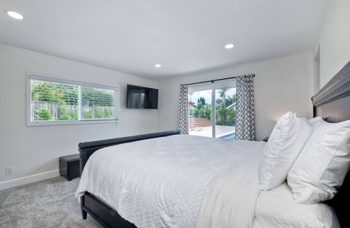 Olde Carlsbad House | Pool | Hot Tub | BBQ | Games | Arcade | Ping Pong