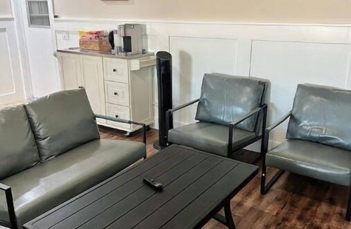 Chino House | Pool House Near Medical Center Downtown Long Stay