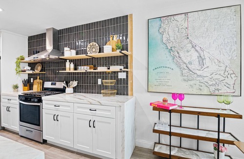 Inglewood House | Pool House Retreat near LAX, SoFi, DTLA & Beaches
