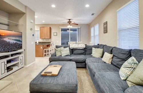 Jurupa Valley House | Pool-side Paradise 3BD| 2.5BA