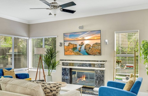 Corona House | Pool &Spa, Ontario Disneyland 5/3 Home