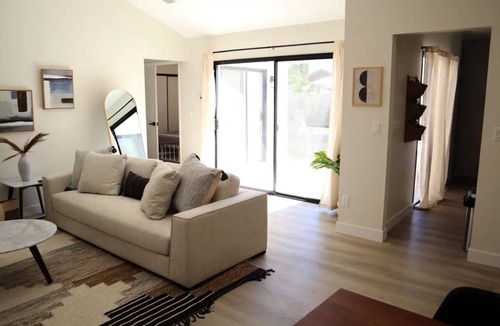 Canyon Country House | Poppy Meadow 3 Bedroom Casita with Pool