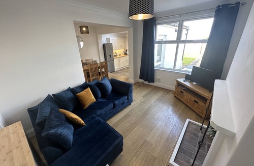 Porth House | Porth View Newquay, Stones throw from Porth beach, Brand new for 2024!