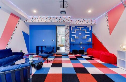 Encino Villa | Posh Luxury Modern Home with Pool Spa and Rooftop Deck