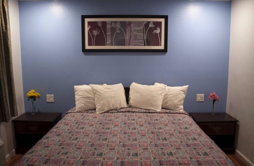 Oakland Hotel | Premier Inn & Suites