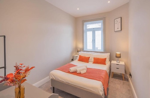 Northumberland Park House | Premium 3 Bedroom Home by D3 Short Stay Sleeps 9 High Speed Wi-Fi