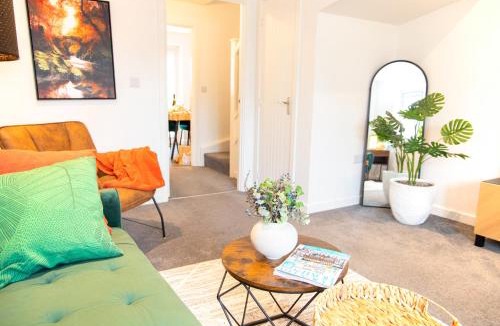 Holbrooks House | Premium Contractors House near M6 J3 & CBS Arena