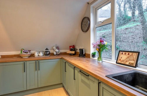 St. Ann's Chapel House | Premium Cornwall Park Lodge for 6