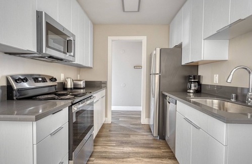 Foster City Apartment | Premium Foster City 2BR w/Gym, Pool, W/D, near highways, by Blueground