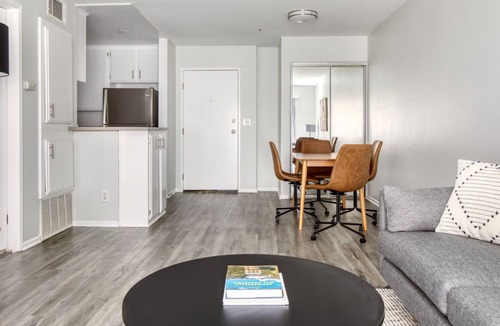 Sherman Oaks Apartment | Premium Sherman Oaks 1BR near Ventura Blvd shops, TJ + WF, by Blueground