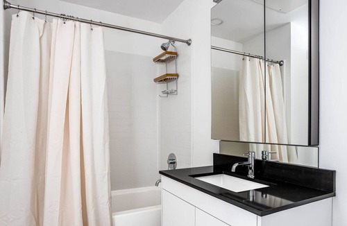 Silver Lake Apartment | Premium Silverlake Studio w/ W/D & Pool, nr 101 & 405, by Blueground