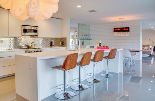 Canyon Corridor House | Pretty in Pink at Indian Canyons