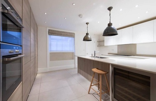 Queen's Gate House | Prime Kensington Private Townhouse-Central London