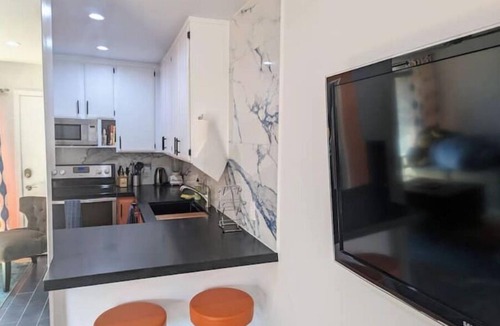 Downtown Palm Springs Condo | Prime Location 1Bd Amazing Views
