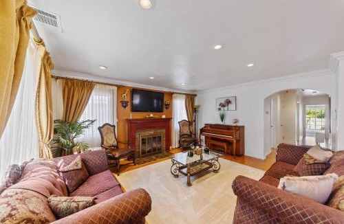 Sawtelle House | Prime Location Beverly Hills, Santa Monica and UCLA