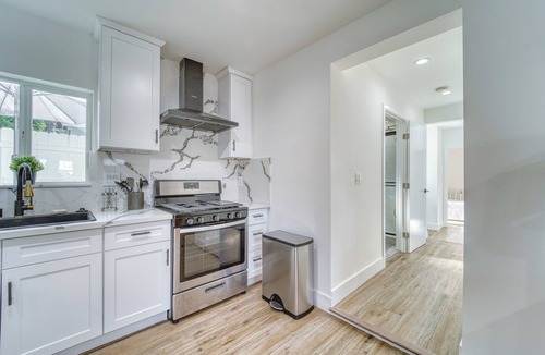 Winnetka House | Prime Location, Modern Style: Explore LA from Our Reseda Oasis!