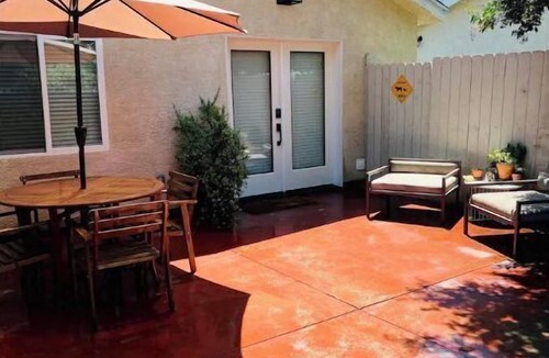 East Pasadena House | Private 1BD+1BA House w/Full Kitchen + free parking