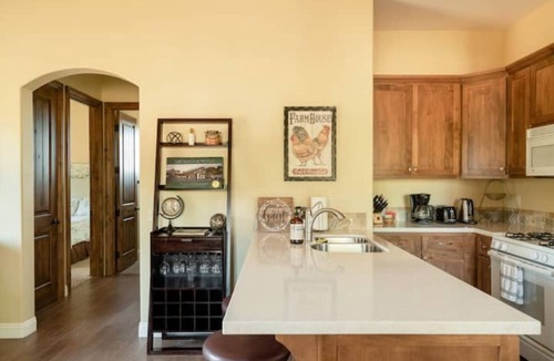 Escondido House | Private 2 bedroom apt in new craftsman ranch!