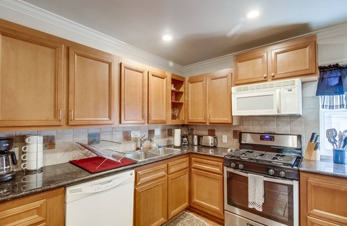 Burlingame House | Private 2-Bedroom Bungalow Bliss in North Park! Walking distance to everything!
