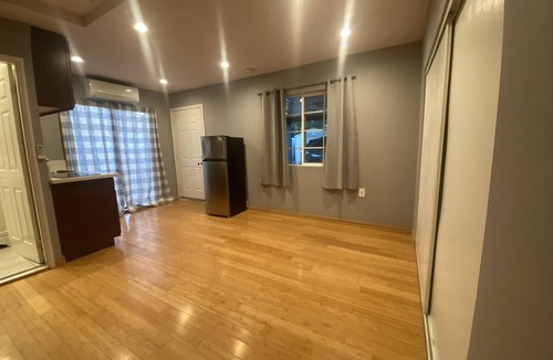 Valley Glen House | Private back House