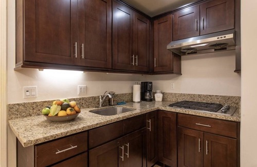 Pasadena House | Private Cottage at 5 stars Resort 2Room 2Bath Luxury Suite, parking