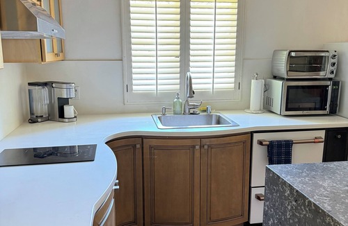 Pasadena Cottage | Private cottage at 5 star Resort 2 Room 3 Bath, Kitchen, parking