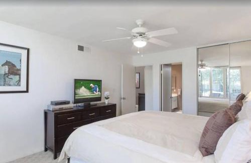 Palm Desert House | Private Country Club Condo on awesome golf course!