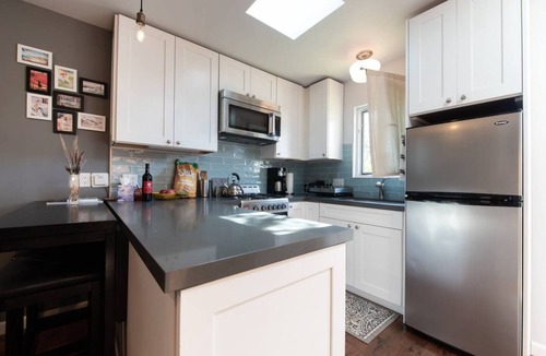 North Redondo House | Private, cozy guesthouse with full kitchen and bath and nice garden with seating