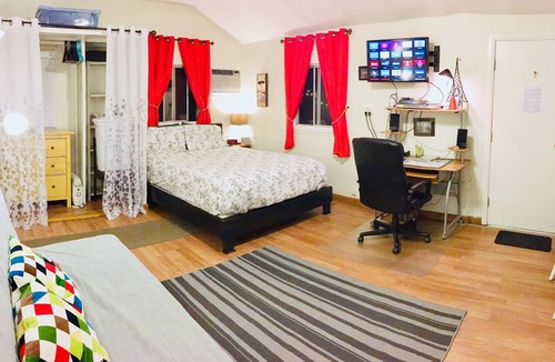 Atwater Village Cottage | Private,cozy/Quiet/Walkable/Central/Discounts Available