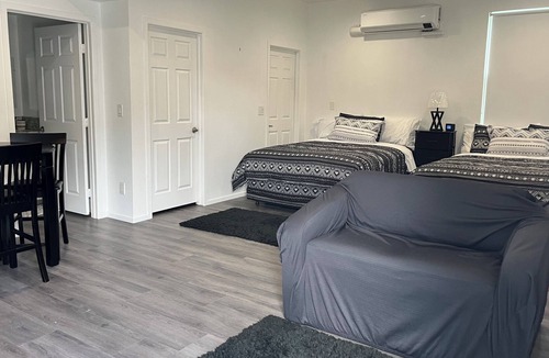 Riverside Apartment | Private Cozy Studio in Riverside