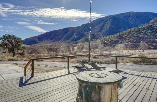 Frazier Park Apartment | Private Deck and Views Frazier Mountain Cabin