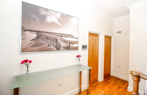 Whitechapel Apartment | Private en-suite at Liverpool street, Brick Ln
