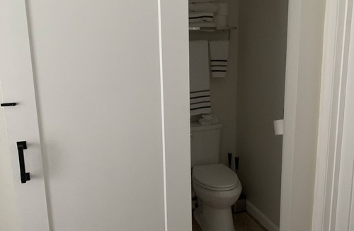 West Park Community House | Private Entrance Queen Suite