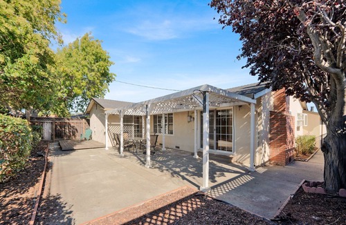 Centerville House | Private Fremont Home with Yard - easy Bay Area commute