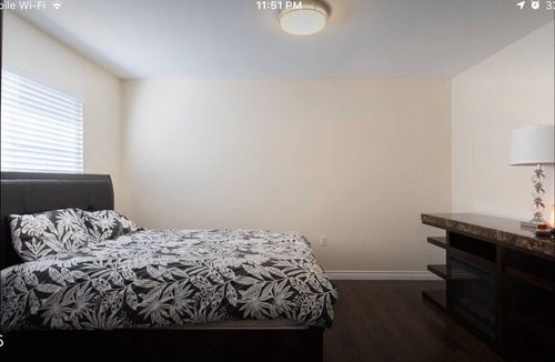 Santa Ana House | Private Guest house close to Disneyland & Little Saigon Mall